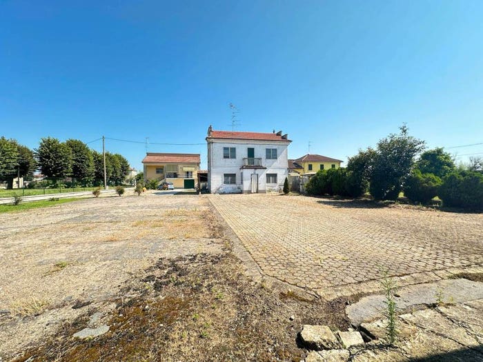 Casa con 5 locali in vendita in Via Desana, Costanzana