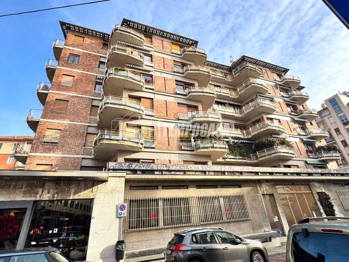 Appartamento con 6 locali in vendita in Via Pietro Volpi, Centro Storico, Biella