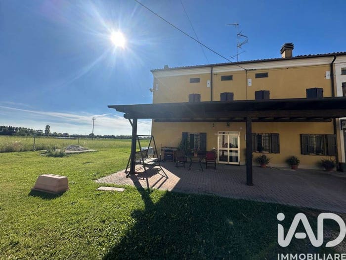 Casa quadrilocale in vendita in Via Corriera, Centro, Concordia sulla Secchia