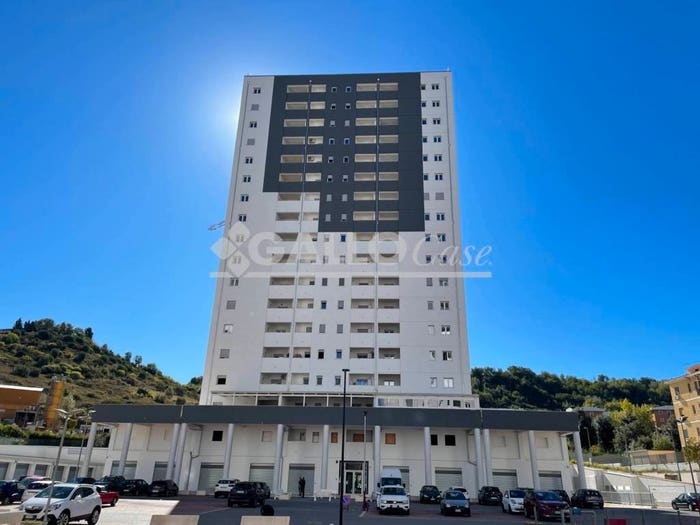 Appartamento quadrilocale in vendita in Via Degli Stadi, Stadio Città, Cosenza