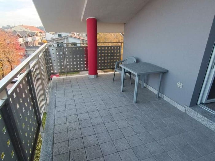 Appartamento trilocale in vendita in Via Inglesina, Gerenzano