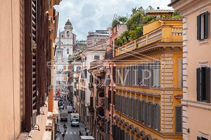 Appartamento con 5 locali in vendita in Via dei Condotti, Spagna, Roma