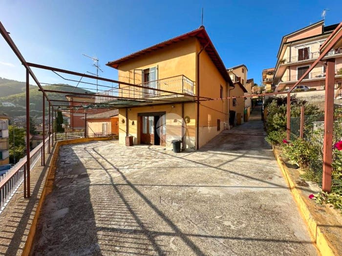 Casa quadrilocale in vendita in Via Aldo Moro, Centro, Monte Porzio Catone