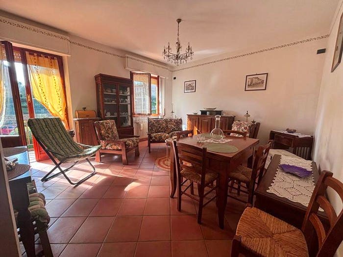 Appartamento con 6 locali in vendita in Via Remo Cacioli, Centro, Cetona