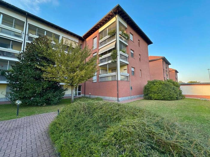Appartamento bilocale in vendita in Via Per Cascina Centenara, Lacchiarella