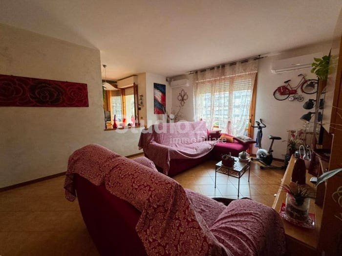 Appartamento con 5 locali in vendita in via giuseppe garibaldi, Incisa In Val D'Arno, Figline e Incisa Valdarno