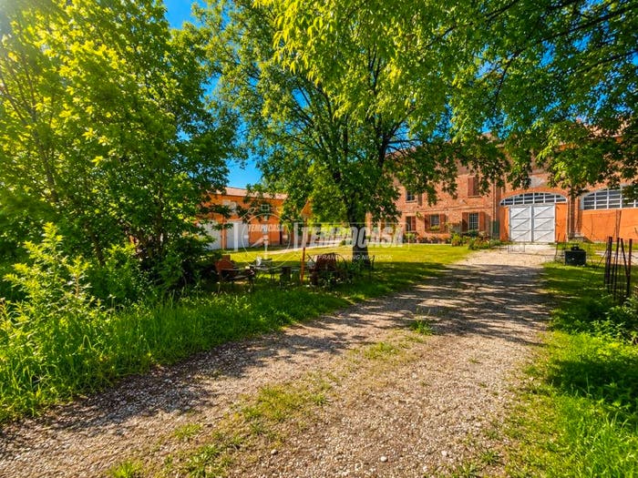 Casa con 6 locali in vendita in Strada Porto, Reggiolo