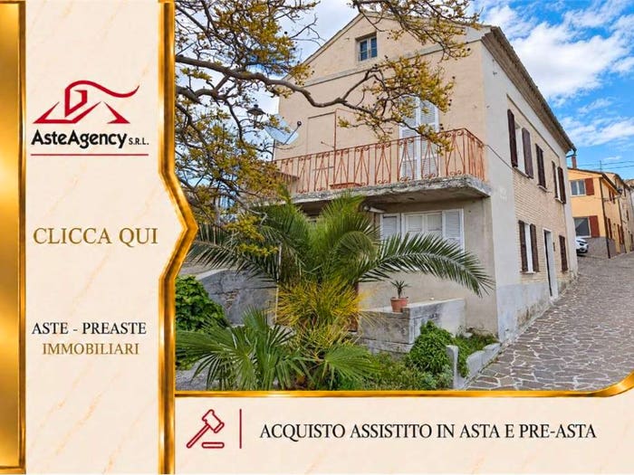 Appartamento con 5 locali in vendita in Via Mentana, Centro, Montegiorgio