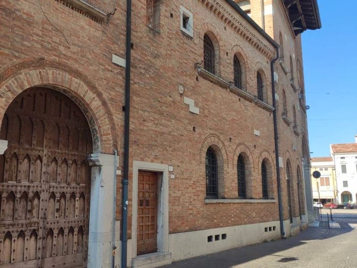 Appartamento trilocale in vendita in Piazza Vittorio Emanuele, Centro, Montagnana