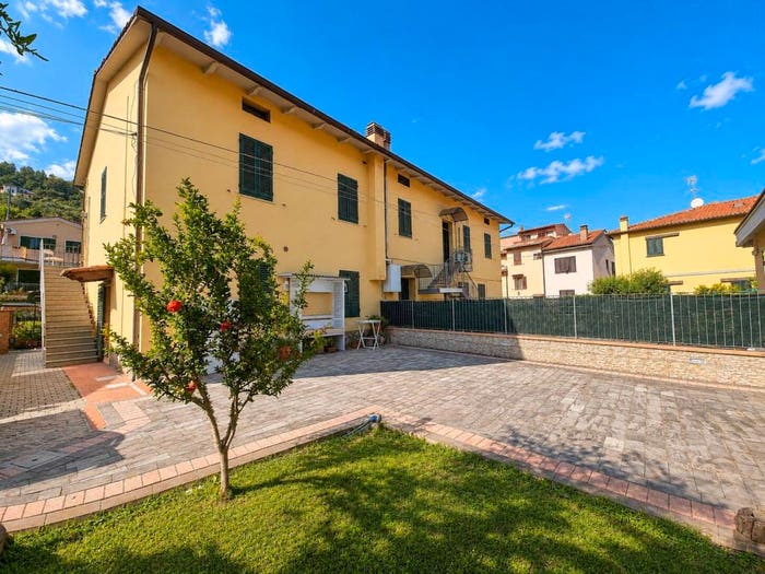 Casa con 6 locali in vendita in Ponte Di Serravalle, Serravalle Pistoiese