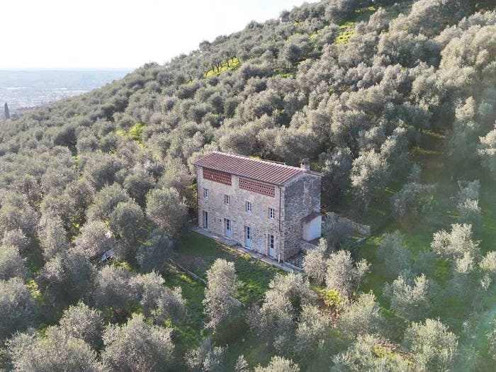 Casa con 6 locali in vendita in Via da Montebello a Camaiore, Camaiore Paese, Camaiore