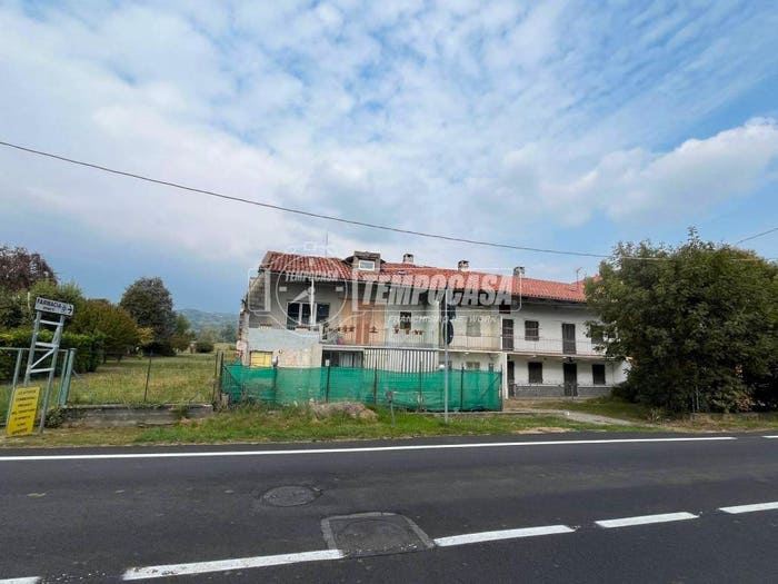 Casa con 6 locali in vendita in Via FRAZ SPINETO, Centro, Castellamonte