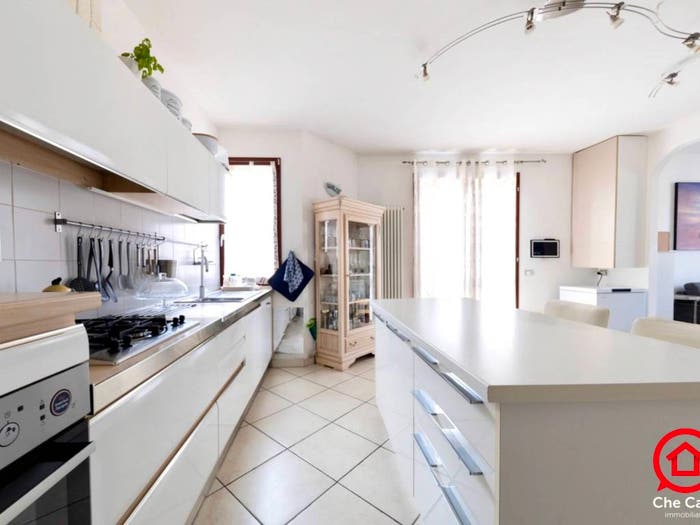 Appartamento quadrilocale in vendita in Via G Ungaretti, Longiano