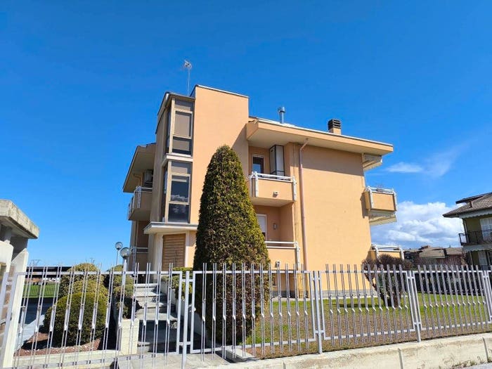 Casa con 6 locali in vendita in Via Alessandro Manzoni, Altipiano, Mondovì