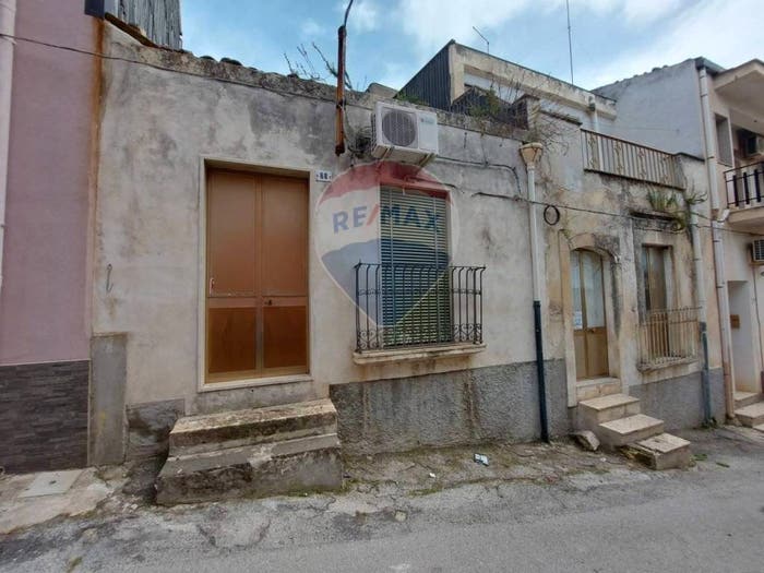 Casa bilocale in vendita in VIA CARIGNANO, Ferla