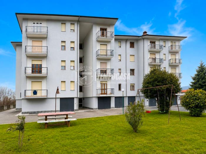 Appartamento quadrilocale in vendita in Via forno leonardi, Centro, Forno Canavese