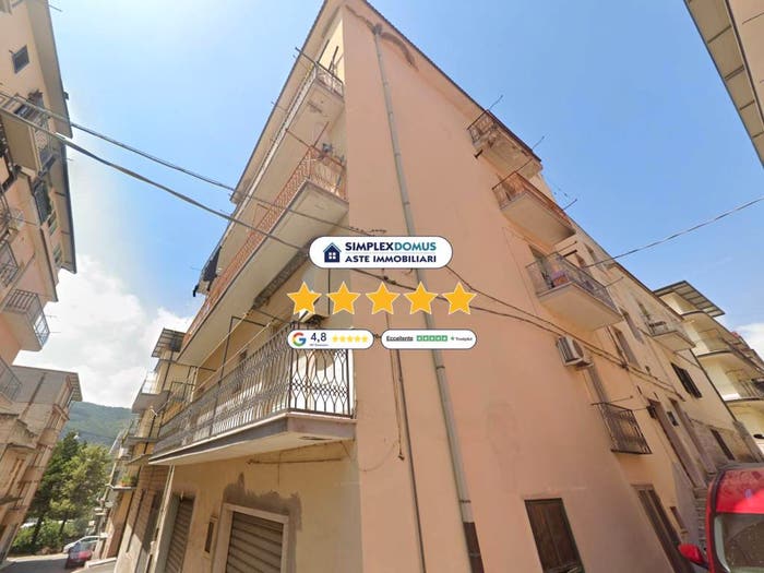 Appartamento quadrilocale in vendita in via Domenico Cimarosa, Centro, Cagnano Varano
