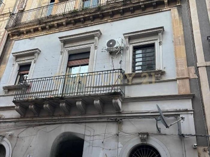 Appartamento quadrilocale in vendita in Via della Palma, Centro Storico, Catania