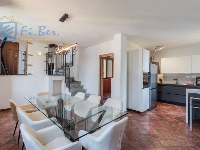Appartamento trilocale in vendita in Via San Francesco D'assisi, Ronco Briantino