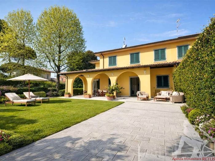 Casa con 6 locali in vendita in Vittoria Apuana, Forte dei Marmi