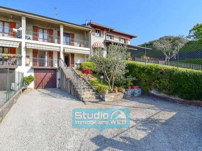 Casa quadrilocale in vendita in Via Alessandro Volta, Penzano, Eupilio