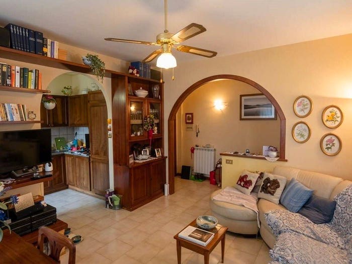 Appartamento quadrilocale in vendita in piazza Dante, Centro, Chiusi
