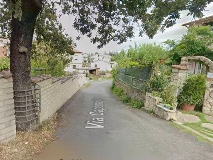 Appartamento trilocale in vendita in Via Capomandro, Mazzano Romano