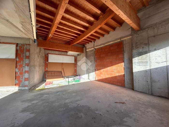Casa trilocale in vendita in Via dei Fantoni, Centro, Solto Collina