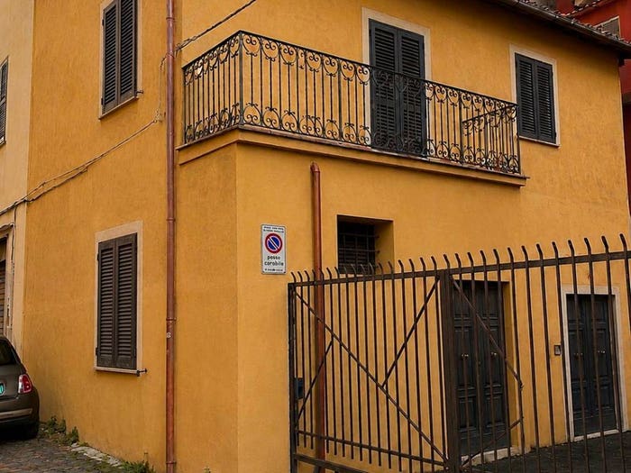 Casa quadrilocale in vendita in Via Fratelli Attilio ed Emilio Colabona, Centro, Genzano di Roma