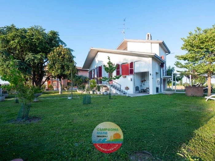 Casa con 6 locali in vendita in Via Roma, Centro, Ostellato