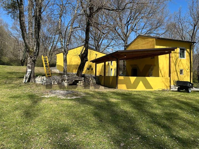 Casa con 5 locali in vendita in Via Fonte Vetica, Pizzone