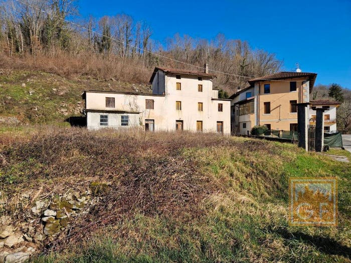 Casa con 6 locali in vendita in Località Zamir, San Leonardo