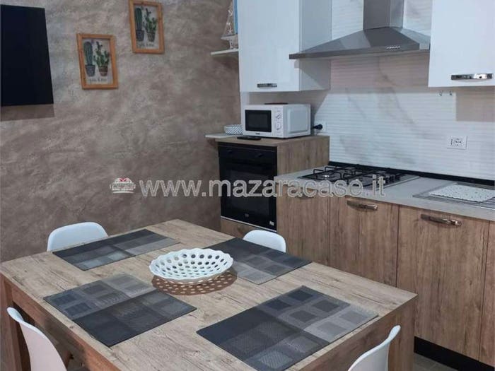 Appartamento trilocale in vendita in PIAZZA REGINA, Centro Storico, Mazara del Vallo