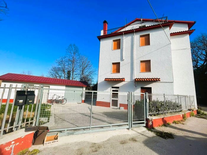 Casa con 6 locali in vendita in Via Piana Sant'Antonio, Atessa