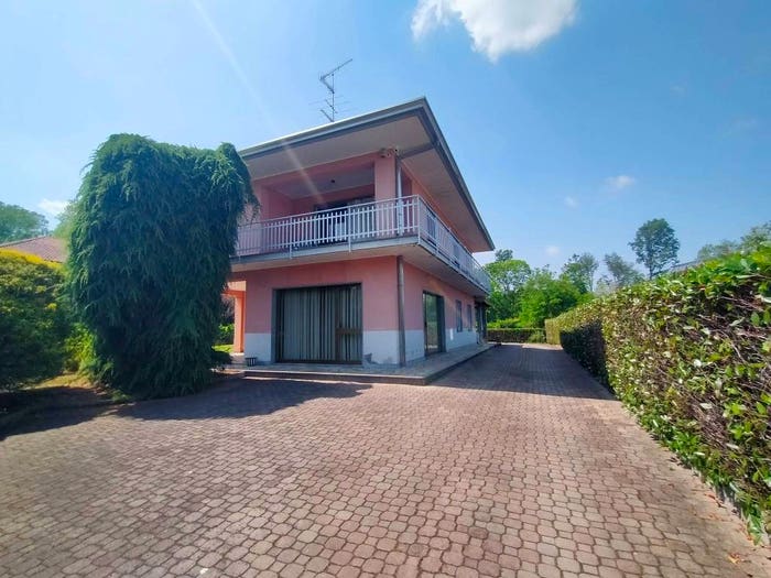 Casa con 6 locali in vendita in Via Torino, Centro, Cureggio