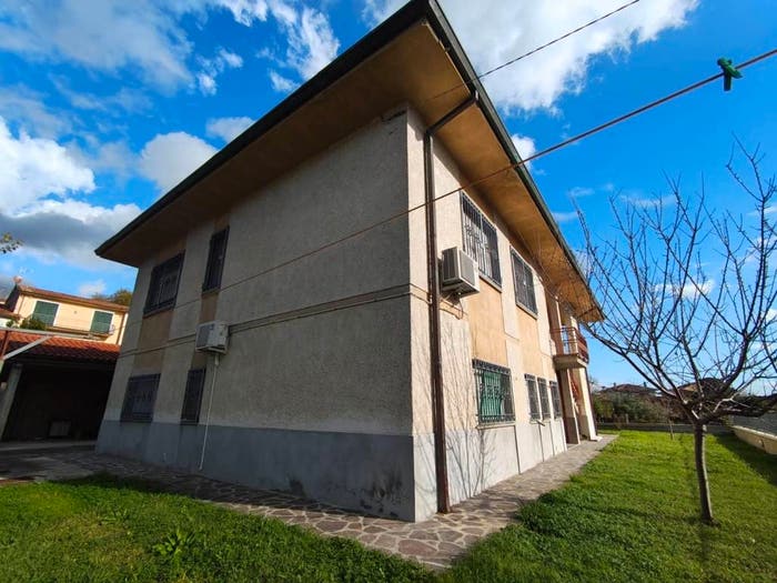 Casa con 6 locali in vendita in Santa Maria a Colle Ponte San Pietro, Lucca