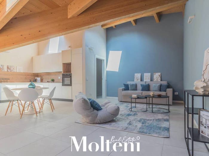 Appartamento trilocale in vendita in Piazza Santa Marta, Centro, Bellano