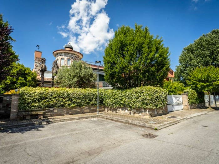 Casa con 6 locali in vendita in Via Marsilio Da Carrara, Centro, Due Carrare
