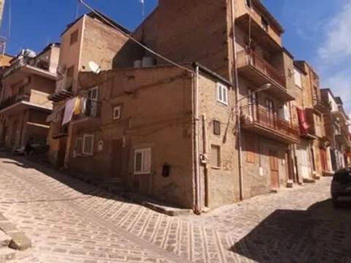 Casa bilocale in vendita in Largo Belli, Cianciana