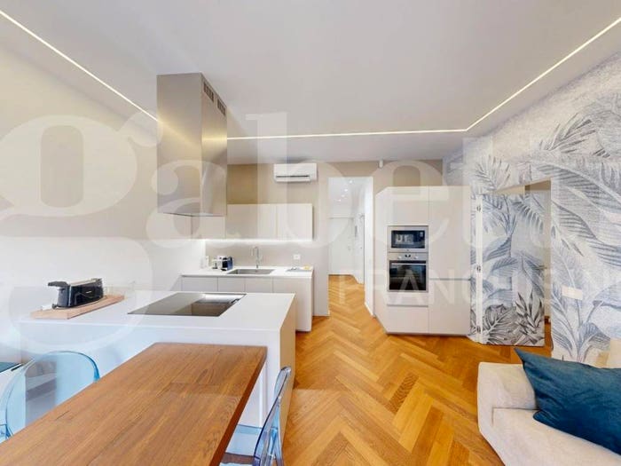 Appartamento trilocale in vendita in Via Olona, San Vittore, Milano