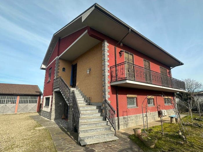 Casa con 6 locali in vendita in Via Caldera, Centro, Lomello