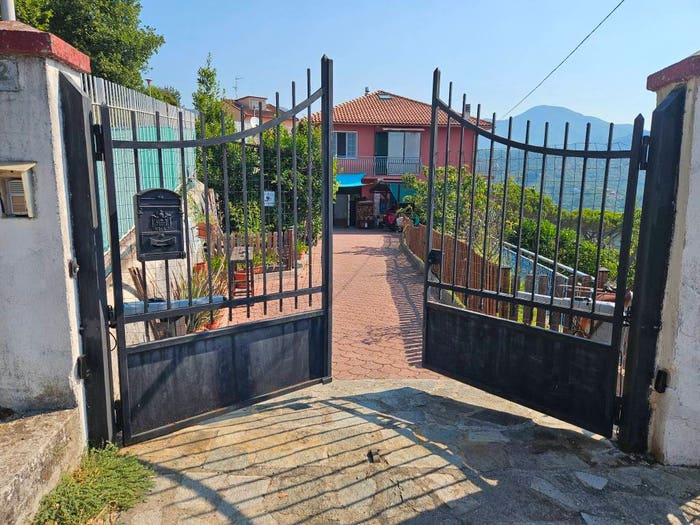 Casa con 6 locali in vendita in Via Verici, Centro, Casarza Ligure