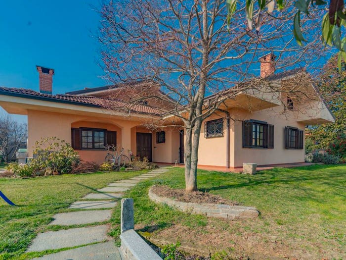 Casa con 6 locali in vendita in Via Vecchia di Cuneo, Centro, Caraglio