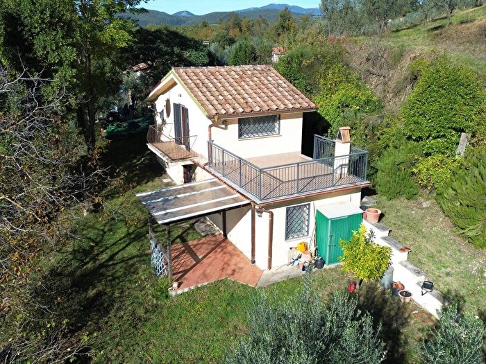 Casa quadrilocale in vendita in Via Casali Macchie, Monteleone Sabino