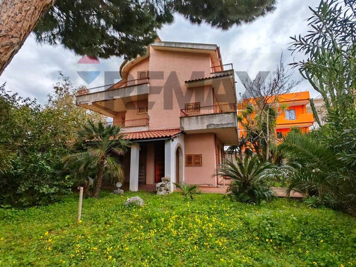 Casa con 6 locali in vendita in Via Torre Forte, Tonnarella, Furnari