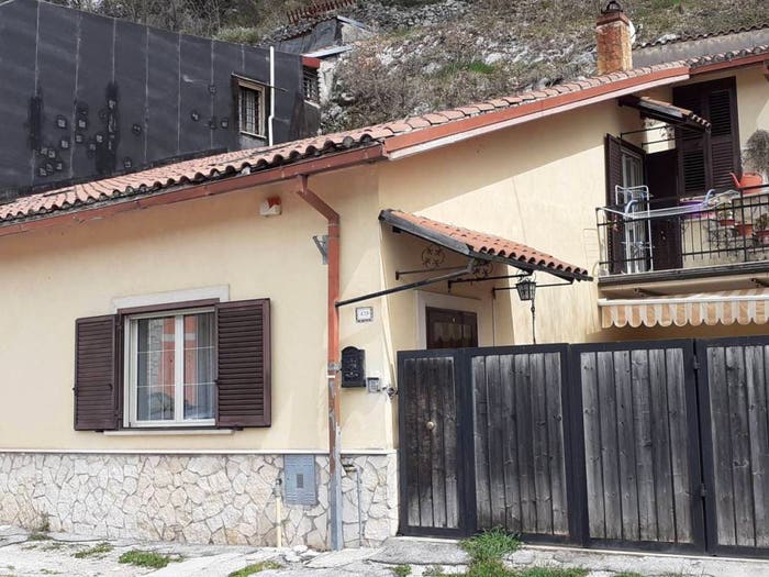 Appartamento trilocale in vendita in Via Roma, Centro, Capistrello