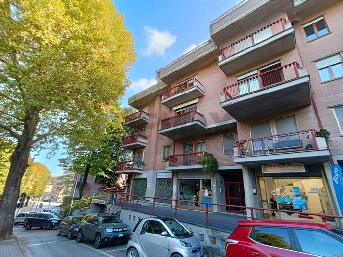 Appartamento con 5 locali in vendita in Salita Biscarini, Centro, Marsciano