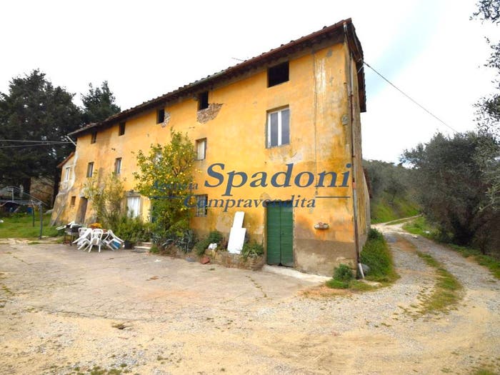 Casa con 6 locali in vendita in Via Santa Margherita, Castelli Pescia Nord, Pescia