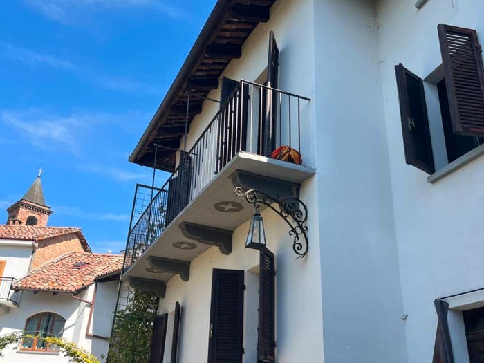 Casa con 6 locali in vendita in Govone