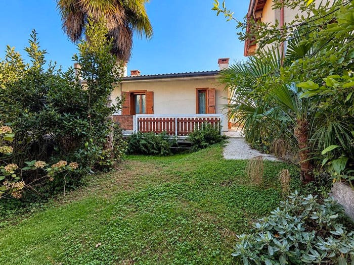 Casa con 6 locali in vendita in Centro, Nervesa della Battaglia